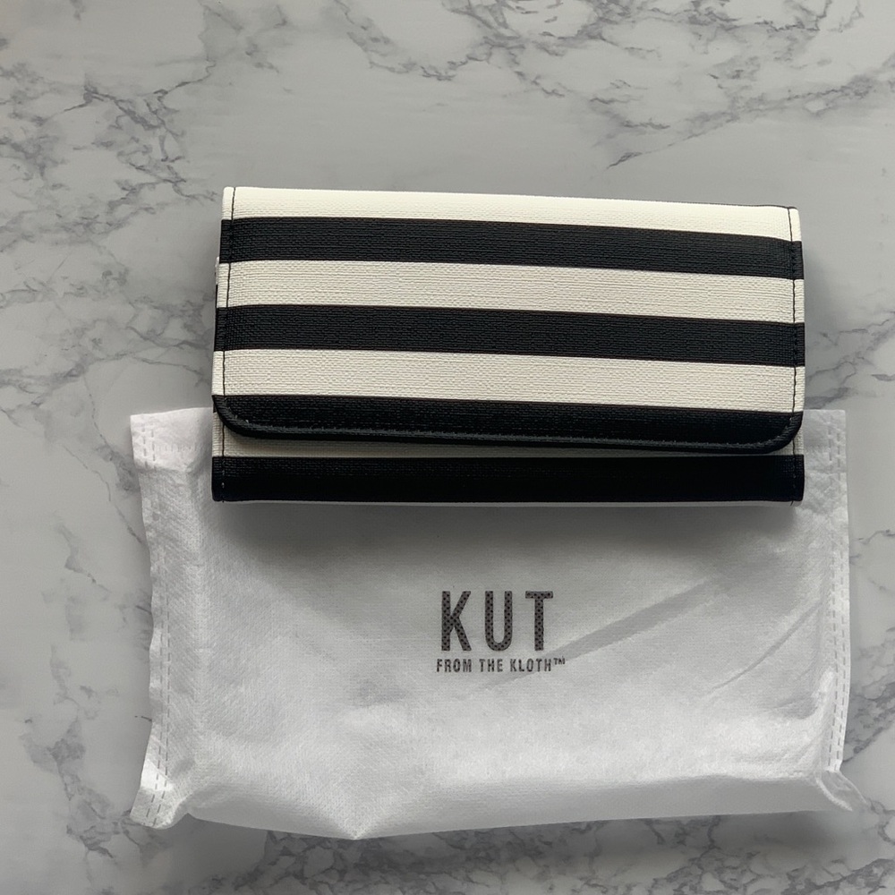 Brand new striped Kut from the kloth wallet
